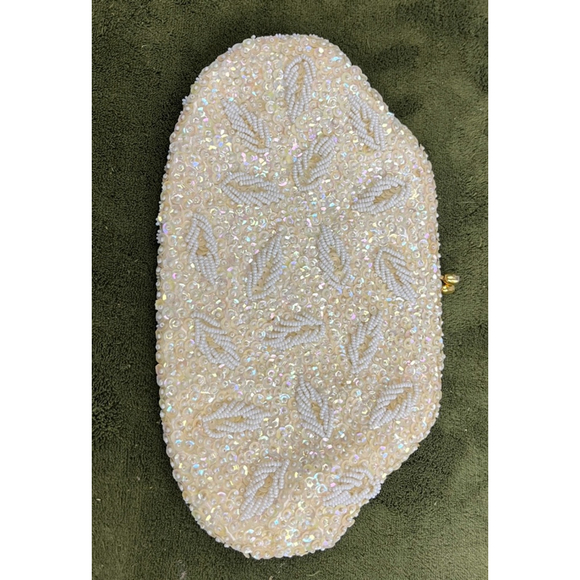 Vintage Pearl Beaded Kiss-Lock Evening Clutch – Iridescent Sequins & Gold Chain - Picture 3 of 6